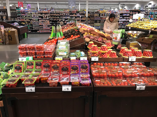 Grocery Store «Quality Food Center», reviews and photos, 15800 Redmond Way, Redmond, WA 98052, USA