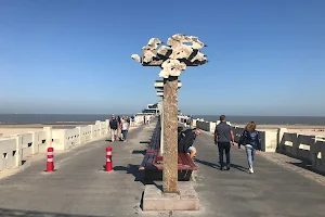 Esplanade du Pier image