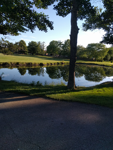 Golf Course «Twin Lakes Golf Course», reviews and photos, 400 W 59th St, Westmont, IL 60559, USA