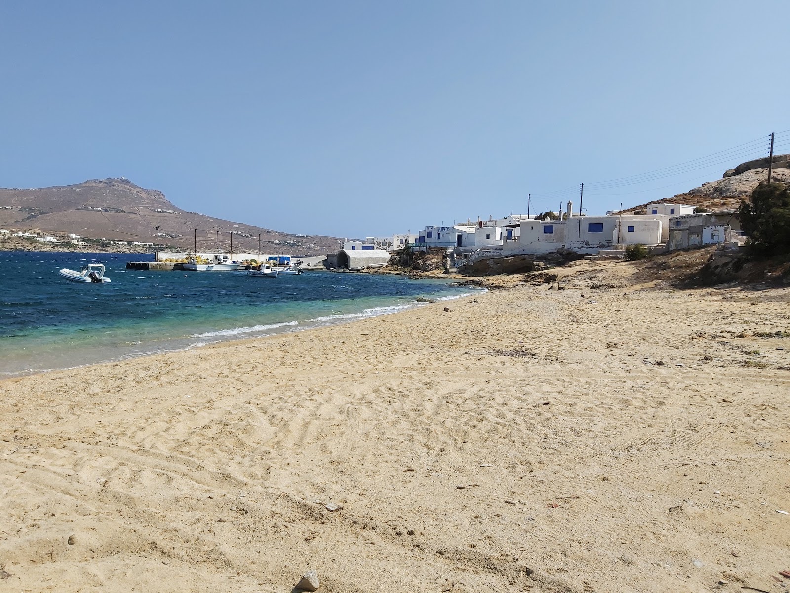 Divounia beach'in fotoğrafı - rahatlamayı sevenler arasında popüler bir yer
