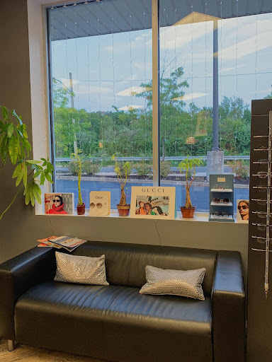 Optician «Visions By Victoria Rose», reviews and photos, 639 Veterans Rd W, Staten Island, NY 10309, USA