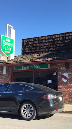 Pizza Restaurant «Round Table Pizza», reviews and photos, 399 1st St, Los Altos, CA 94022, USA