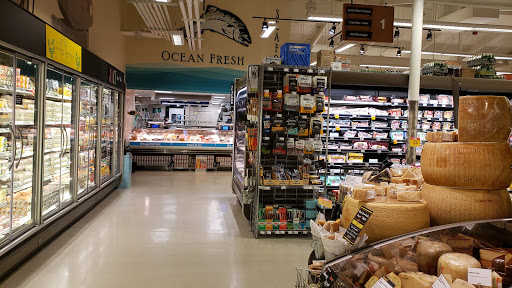 Gourmet Grocery Store «Metropolitan Market Magnolia», reviews and photos, 3830 34th Ave W, Seattle, WA 98199, USA