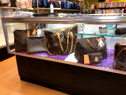 Pawn Shop «Money & More», reviews and photos, 1025 S Riverside Dr, Iowa City, IA 52246, USA