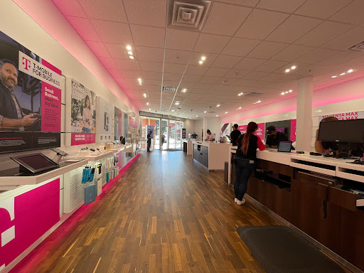 Cell Phone Store «T-Mobile», reviews and photos, 1350 Grant Rd #2, Mountain View, CA 94040, USA