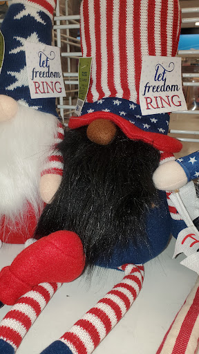 Clothing Store «Ross Dress for Less», reviews and photos, 212 Towne Center Dr, Compton, CA 90220, USA