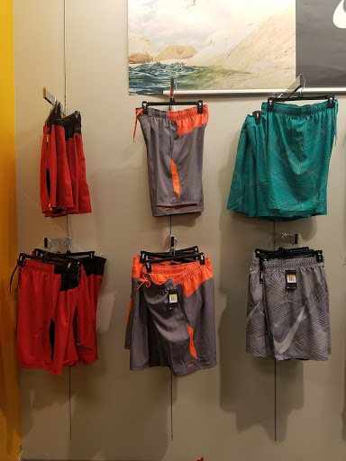 Shopping Mall «Blue Star Shopping Center», reviews and photos, 1701 US-22, Watchung, NJ 07069, USA