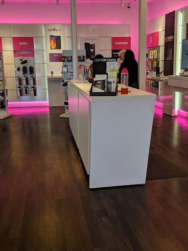 Cell Phone Store «T-Mobile», reviews and photos, 11700 Mukilteo Speedway B200, Mukilteo, WA 98275, USA
