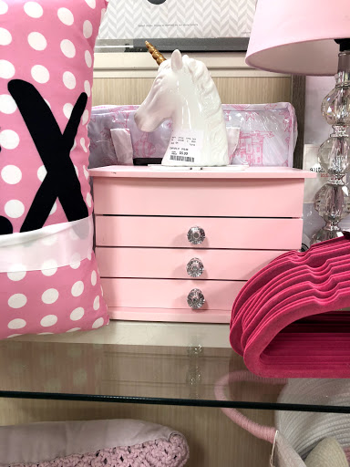 HomeGoods image