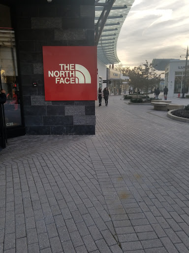 Clothing Store «The North Face», reviews and photos, 4999 Old Orchard Center, Skokie, IL 60077, USA