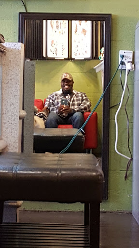 Tattoo Shop «Idle Hands Tattoo & Piercing», reviews and photos, 929 W Douglas Ave, Wichita, KS 67213, USA