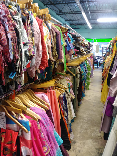 Thrift Store «Family Tree Resale», reviews and photos, 5066 N Lincoln Ave, Chicago, IL 60625, USA