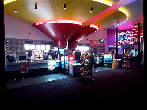 Movie Theater «Regal Cinemas Hilltop 9 Cinema», reviews and photos, 325 Beavercreek Rd, Oregon City, OR 97045, USA