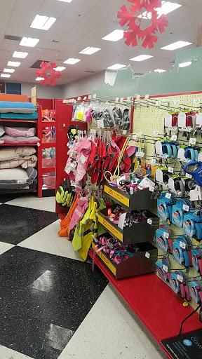 Pet Supply Store «Petco Animal Supplies», reviews and photos, 403 N 8th St, West Dundee, IL 60118, USA