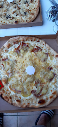 Pizza du Livraison de pizzas De la pâte à la pizza à Laroque-d'Olmes - n°11