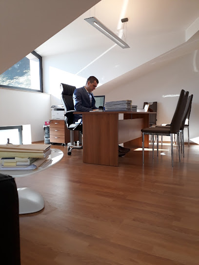 ODVJETNIK-ATTORNEY AT LAW TOMISLAV KOVAČIĆ