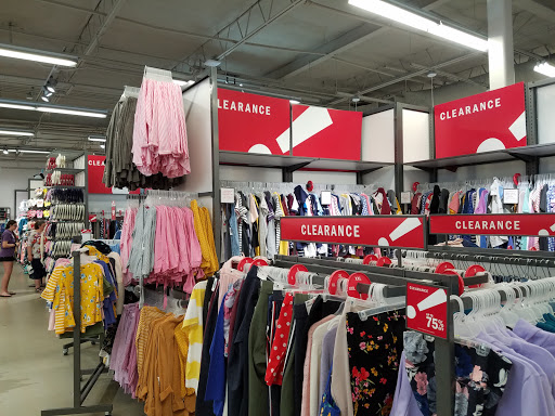 Clothing Store «Old Navy», reviews and photos, 36698 Bayside Outlet Dr, Rehoboth Beach, DE 19971, USA