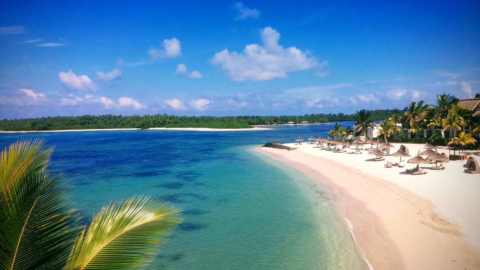 香格里拉毛里求斯度假村海滩的照片 和解