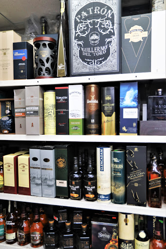 Liquor Store «Peachtree Package Store», reviews and photos, 300 Peachtree St NE # Cs1, Atlanta, GA 30308, USA