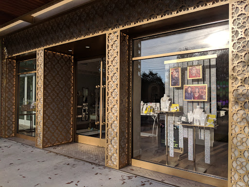 Jewelry Store «Kendra Scott», reviews and photos, 3800 N Lamar Blvd, Austin, TX 78756, USA