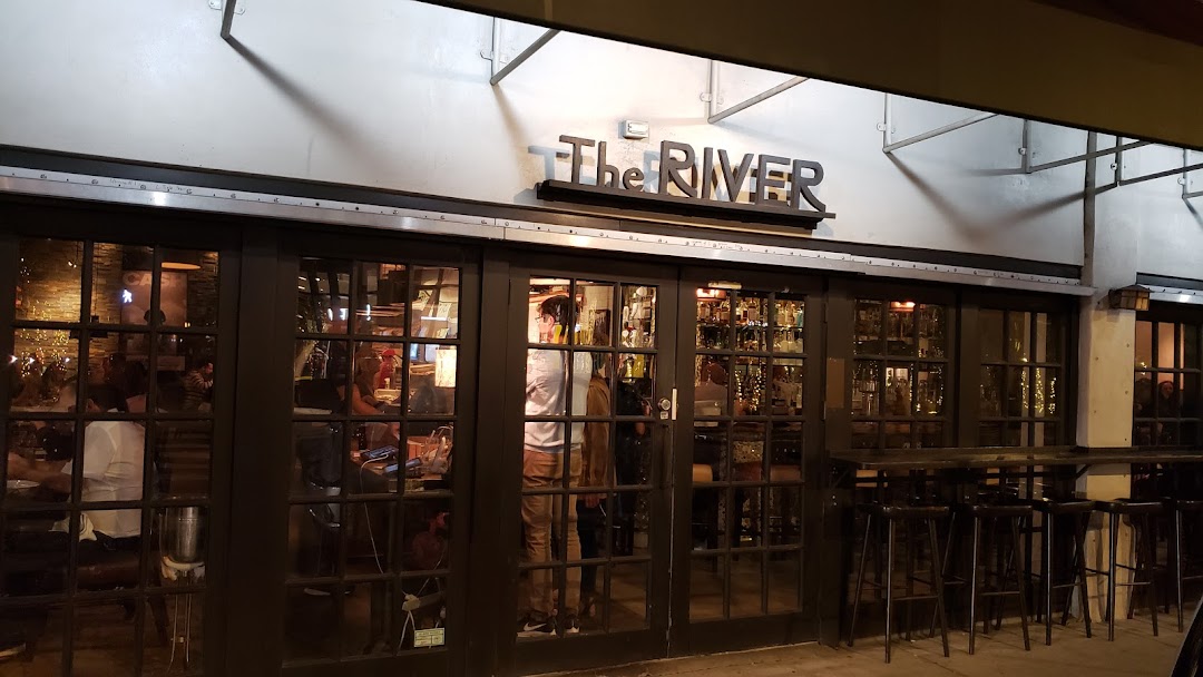 The River Seafood Oyster Bar