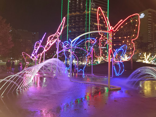 Park «Belo Garden», reviews and photos, 14 Main St & Griffin St. & Commerce St., Houston, TX 77002, USA