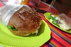 La Diosa De Las Hamburguesas image