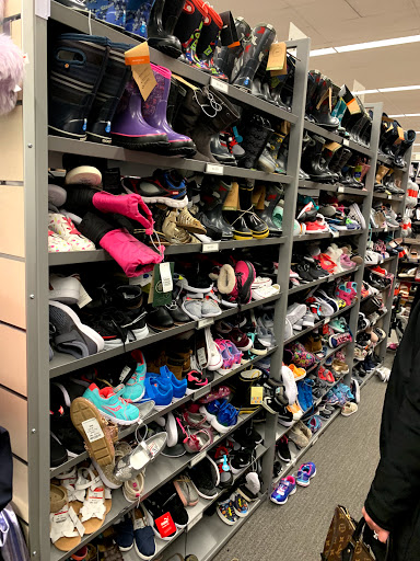 Department Store «Nordstrom Rack Woodfield», reviews and photos, 1520 E Golf Rd, Schaumburg, IL 60173, USA