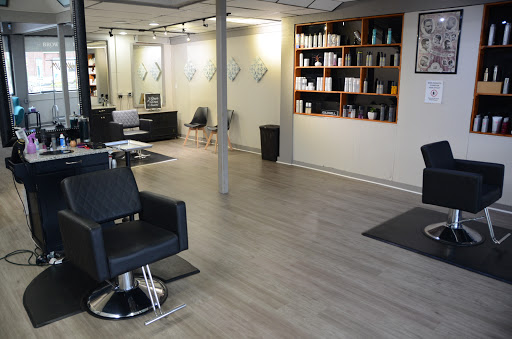 Beauty Salon «Snips Salon & Spa», reviews and photos, 5731 E Washington St, Indianapolis, IN 46219, USA