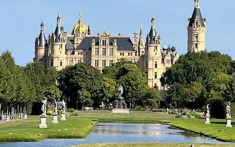 Schwerin Castle image