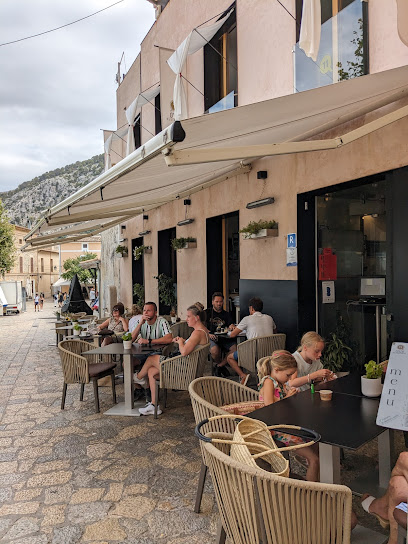 Vinoteca Vadevi - Carrer Major, 07460 Pollença, Illes Balears, Spain