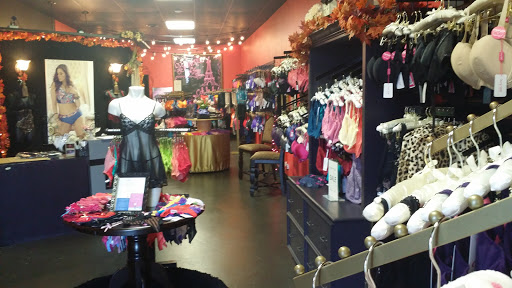 Lingerie Store «The Heavy Hanger by Melons the Complete Bra Shop», reviews and photos, 650 N Carriage Pkwy #105, Wichita, KS 67208, USA