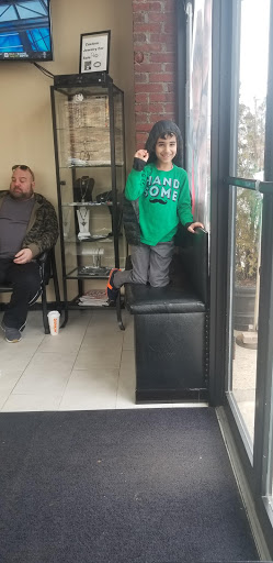 Beauty Salon «Expo Gentlemen Salon & Spa», reviews and photos, 326 New Dorp Ln, Staten Island, NY 10306, USA