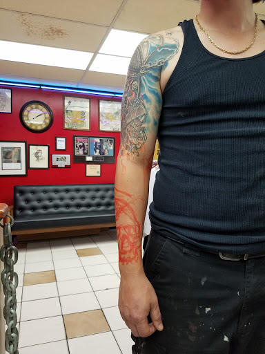 Tattoo Shop «Las Vegas Tattoo Co», reviews and photos, 1829 E 7th Ave, Tampa, FL 33605, USA