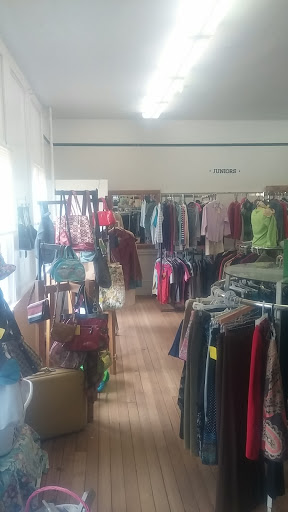 Clothes Tree, 906 Bantam Rd, Bantam, CT 06750, USA, 