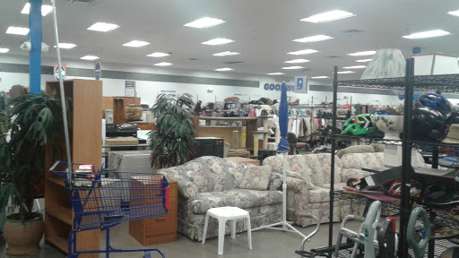 Thrift Store «35th Ave & Southern Goodwill Retail Store & Donation Center», reviews and photos, 3636 W Southern Ave, Phoenix, AZ 85041, USA