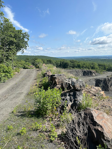 Entrance to Giuffrida Park and Chauncey Peak