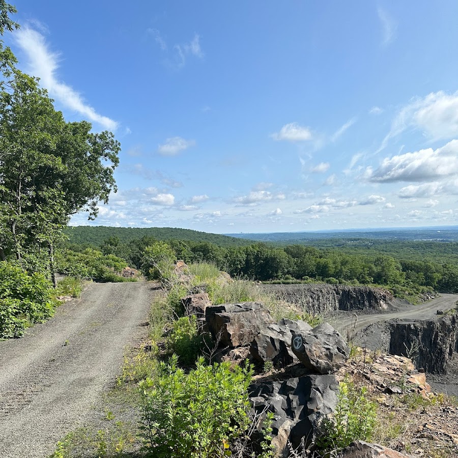 Entrance to Giuffrida Park and Chauncey Peak