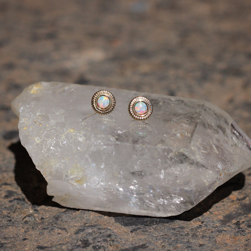 Explore side finger tattoo ideas, creative tattoo ideas in El Paso, available at Piercing polis