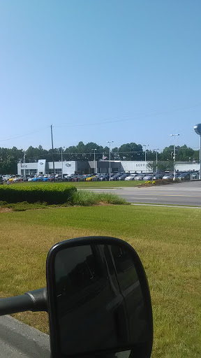 Used Car Dealer «Wade Ford Pre Owned Vehicle Center», reviews and photos, 3817 S Cobb Dr SE, Smyrna, GA 30080, USA