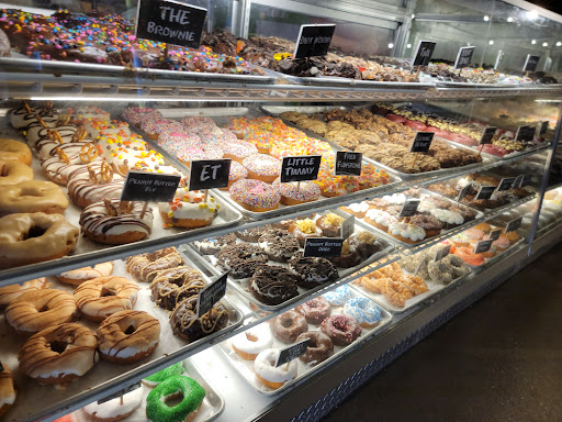 Hurts Donut, 1111 E Republic Rd #164, Springfield, MO 65807, USA, 