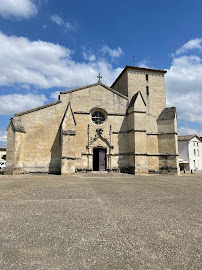 Église de la Sainte-Trinité du Restaurant de cuisine traditionnelle Auberge de l'Abbaye à Maillezais - n°1