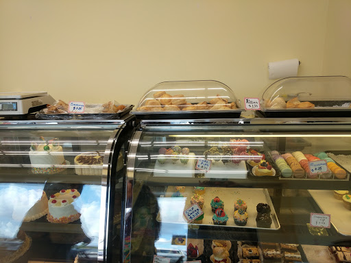 Armeen's Cake & Bake Shop
