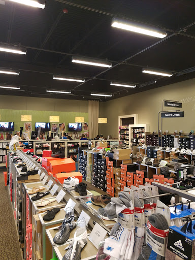 Shoe Store «DSW Designer Shoe Warehouse», reviews and photos, 15600 E Briarwood Cir, Aurora, CO 80016, USA