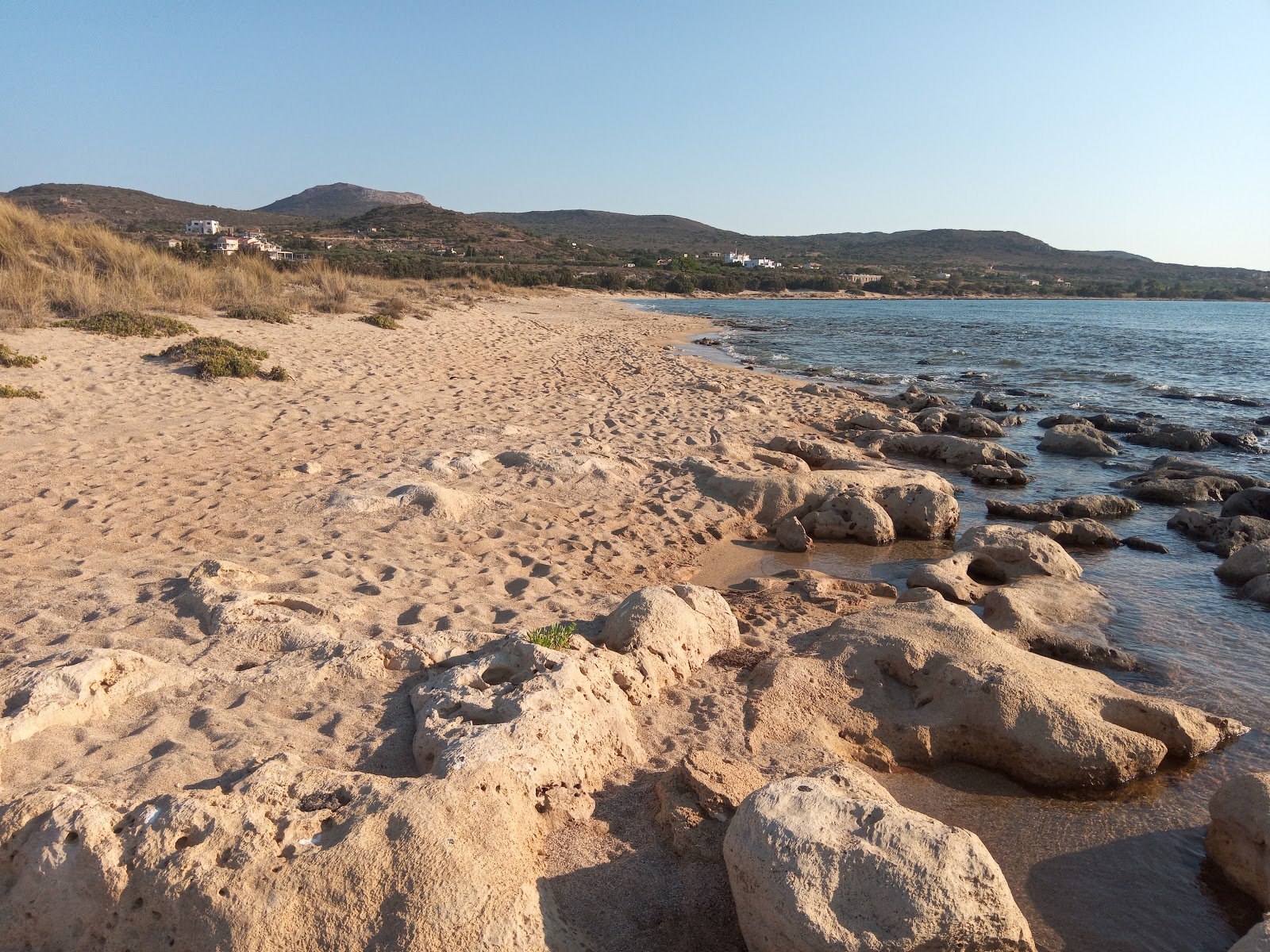 Photo de Kalogeras beach avec un niveau de propreté de partiellement propre