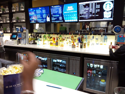 Movie Theater «Showcase Cinema de Lux Randolph», reviews and photos, 73 Mazzeo Dr, Randolph, MA 02368, USA