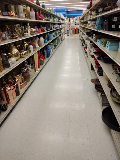 Home Goods Store «At Home», reviews and photos, 301 Noble Creek Dr, Noblesville, IN 46060, USA