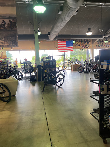 Shoe Store «PRO BIKE+RUN Robinson», reviews and photos, 3100 Robinson Ln, Pittsburgh, PA 15205, USA