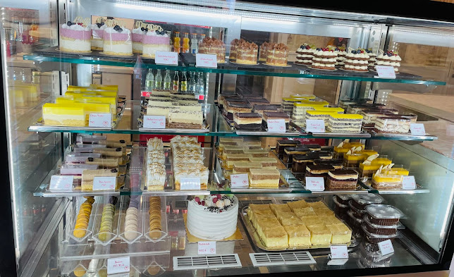 Macaron Kávézó és Cukrászda - Fagylaltozó