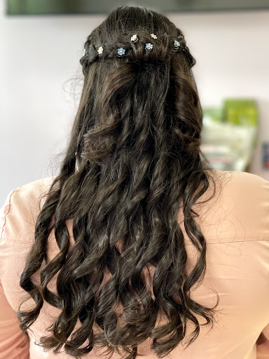 Beauty Salon «SAKHI SALON», reviews and photos, 939 W Golf Rd, Schaumburg, IL 60194, USA